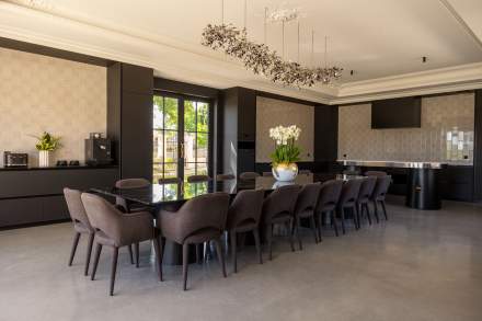 Green Seminar Retreat Just 1 Hour from Paris