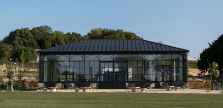 Salle de réception pour Evenements haut de gamme<br />
Capacité 110 personnes.