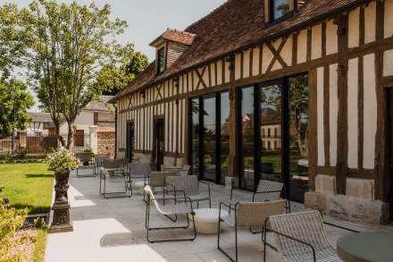 Luxury Seminar Venue Just 1 Hour from Paris
